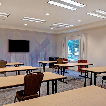 Hilton Garden Inn Portland/Бивъртън Екстериор снимка