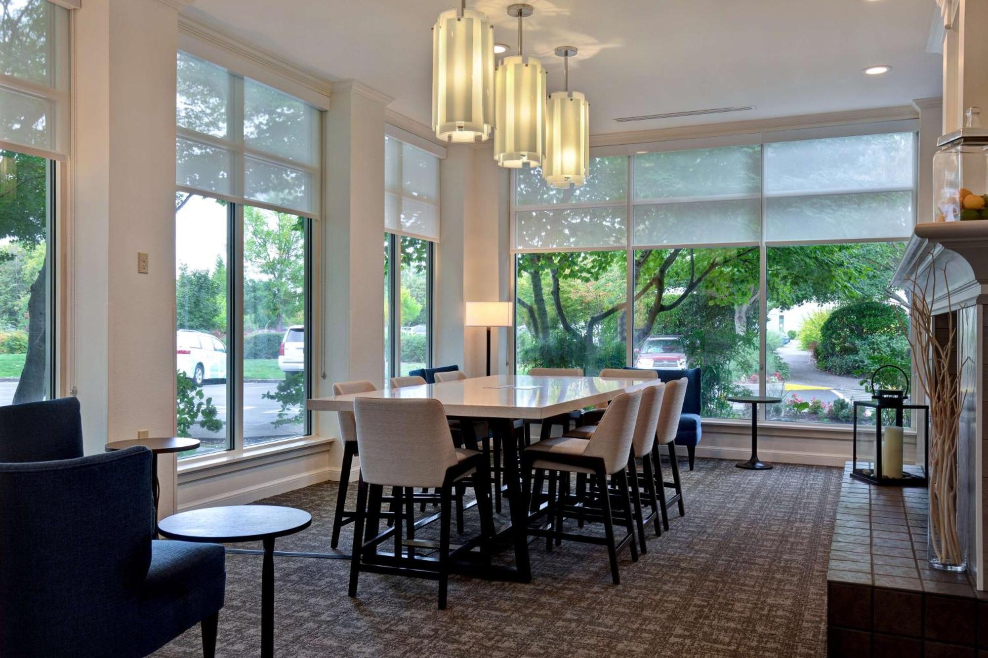Hilton Garden Inn Portland/Бивъртън Екстериор снимка